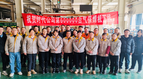 風雨中馳而不息，奮斗中砥礪前行